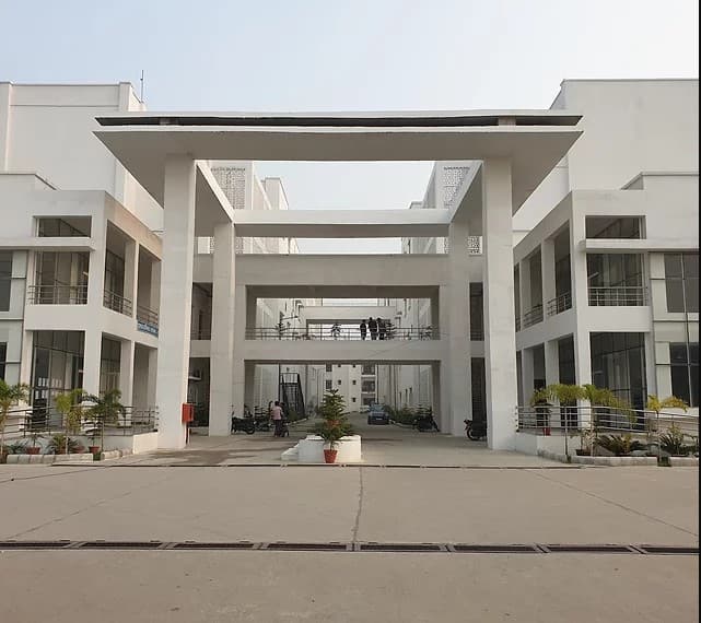 Maharaja Suheldev Autonomous State Medical College Bahraich Campus photo 5
